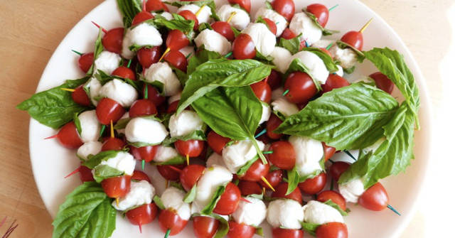 Caprese Salad Bites, Tomato Recipes, Tomato Appetizers, One Community